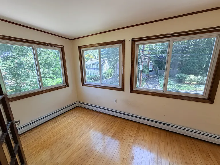 35 Spring St #2 — Photo 10
