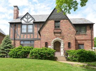 7435 Oxford Dr, Saint Louis, MO