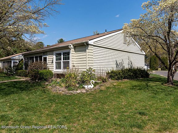 2nd image of 666B Farrington Ct