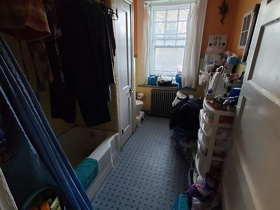 4th image of 6500 Lincoln Dr APT 4
