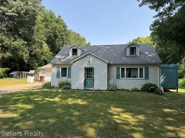 3030 Grange Hall Rd, Ortonville, MI 48462