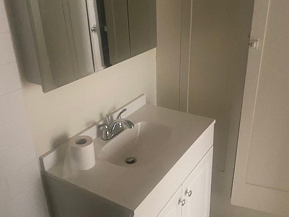 3rd image of 2330 Larkin St #32