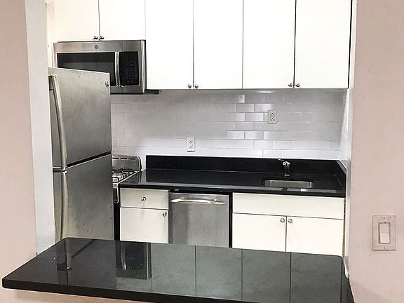 5th image of 29 5th Ave APT 2A