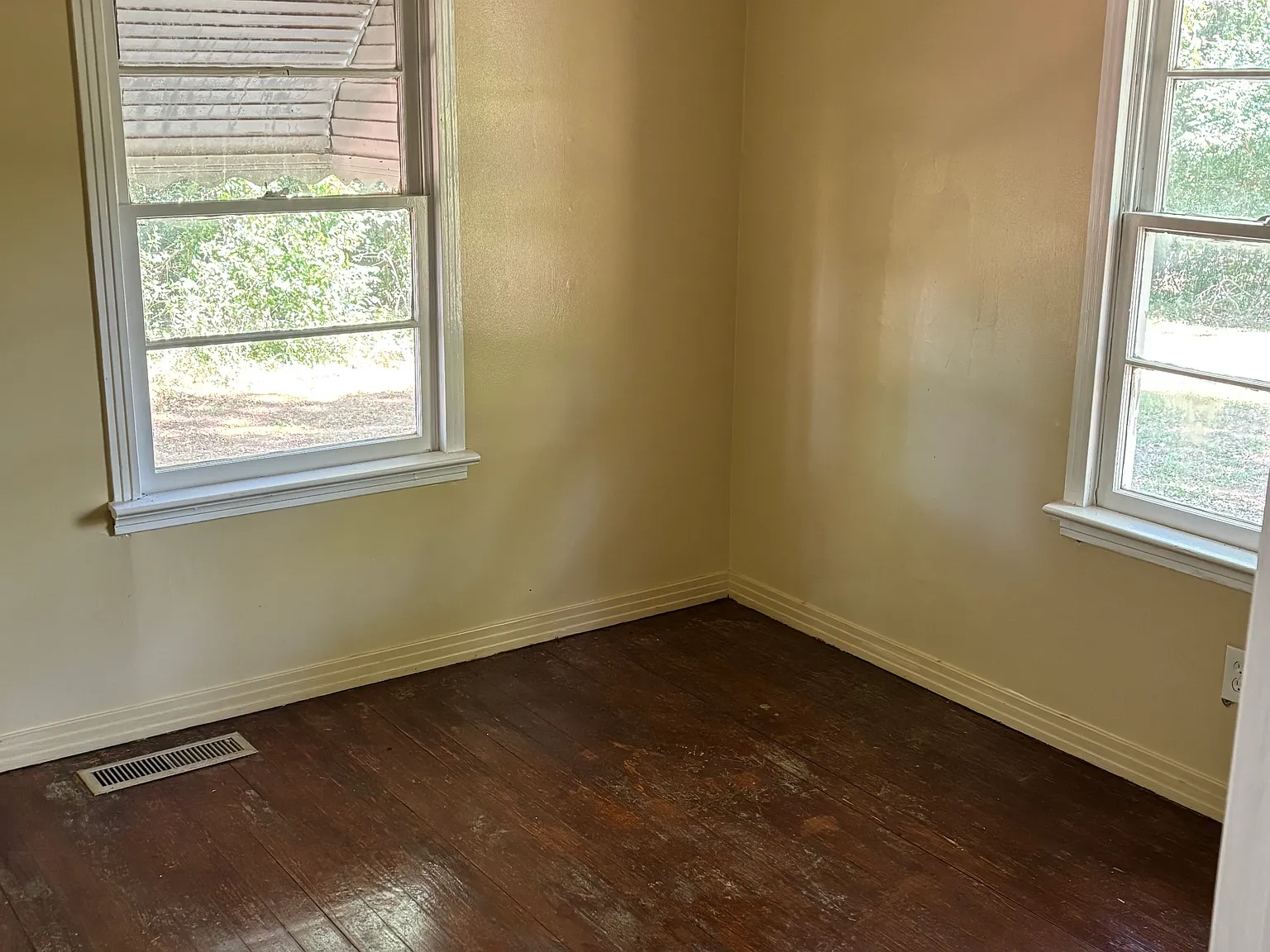 3 bed, 984 sqft, $895 — Photo 3