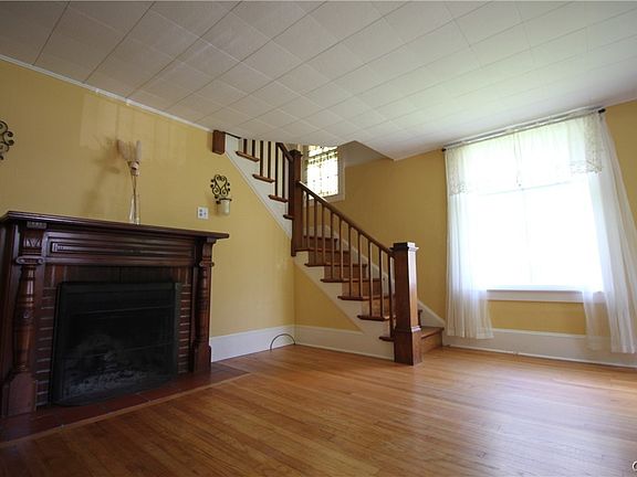 5th image of 3 Pine St