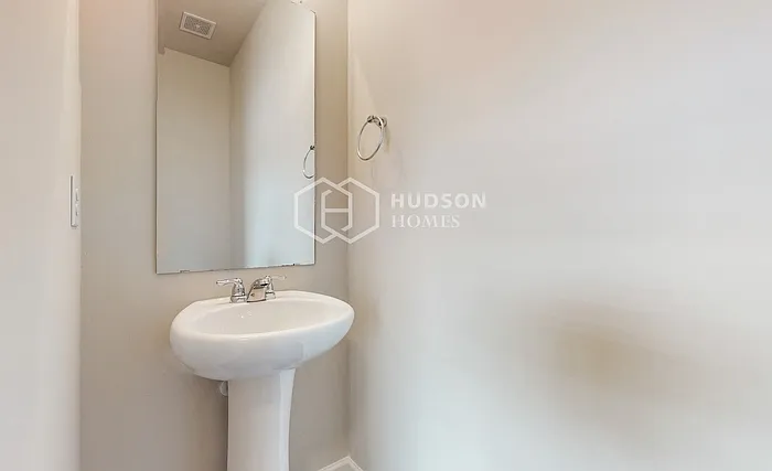 215 Scotland Dr — Photo 24
