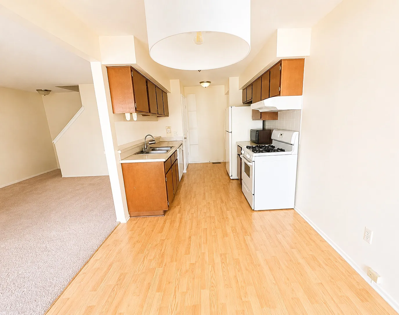 2 bed, 825 sqft, $1,895 — Photo 4