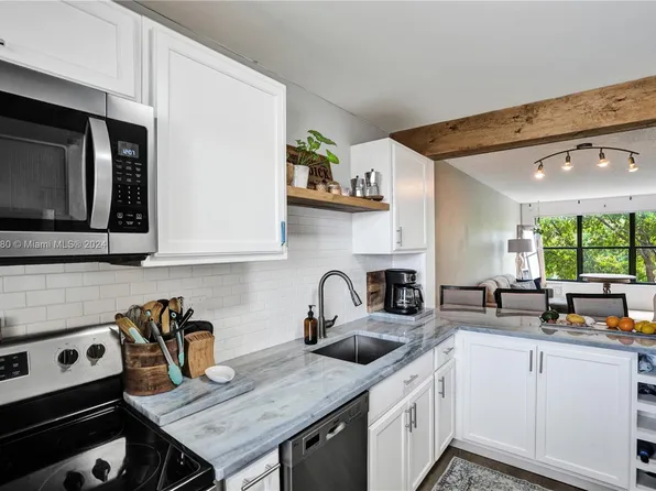 2304 S Cypress Bend Dr APT 514, Pompano Beach, FL 33069