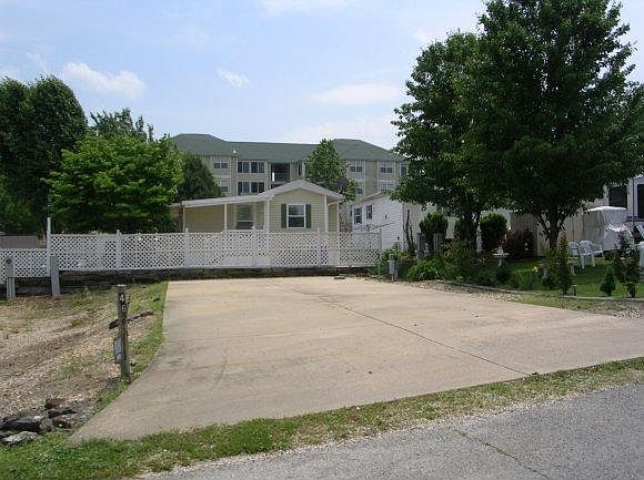 2nd image of 462 Royalty Ln
