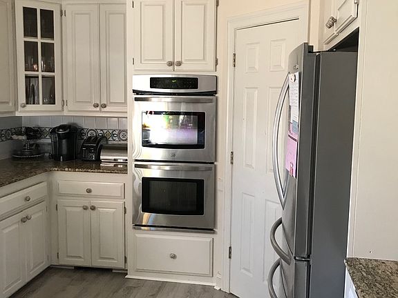 5th image of 320 Cheshire Forest Dr
