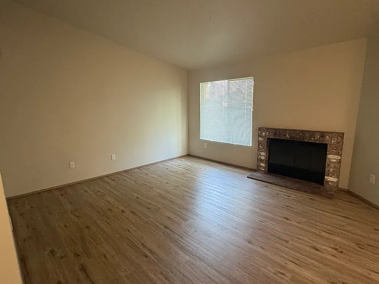 The Lexington Apartments — Photo 28