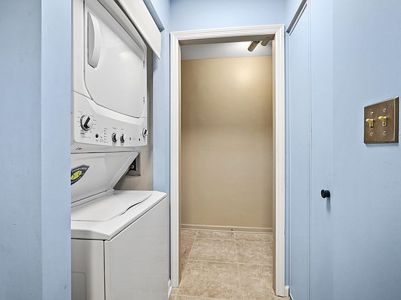 5th image of 1671 Mission Hills Rd APT 206