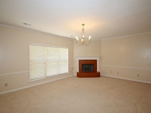 4th image of 3847 Peachtree Cv