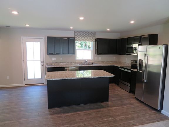 5th image of 317 Walker Dr