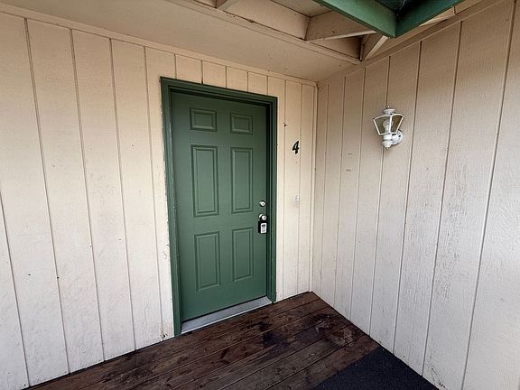 4th image of 165 SW Kalmia St Ste 4