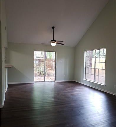 4th image of 147 Walnut St