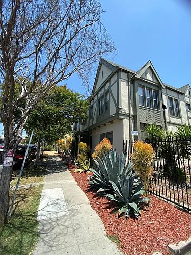 310 N. Ardmore Ave. Photo 1