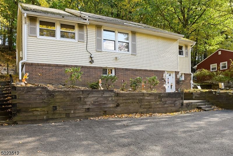 1st image of 91 Upper Mountain Ave