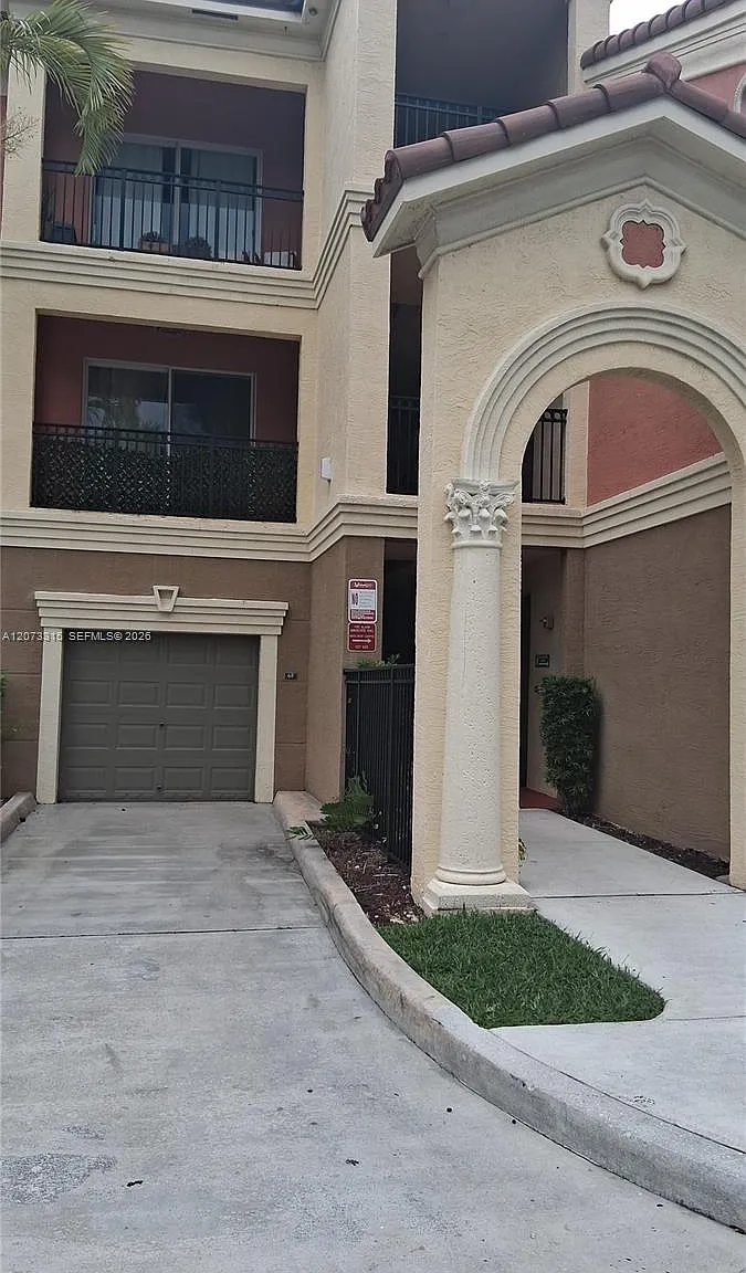 El-Ad Villaggio Condo Bld — Photo 2