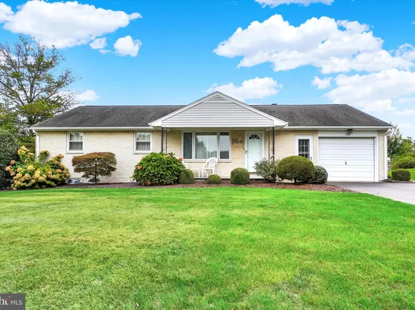 120 E Clearview Dr, Shrewsbury, PA 17361