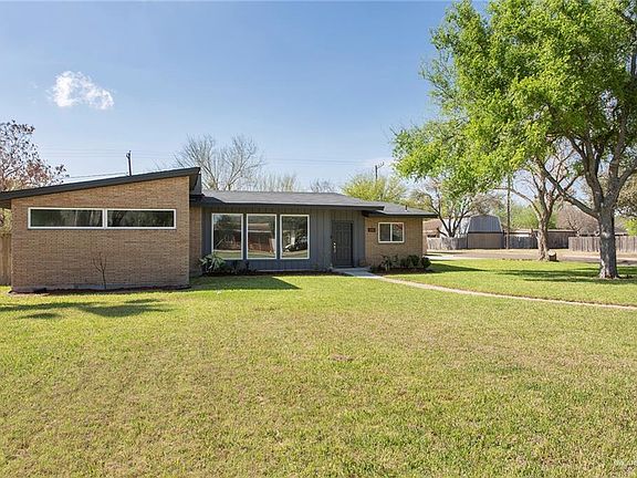 2nd image of 1002 Pamela Dr