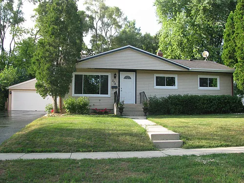 378 Lloyd St Photo 1