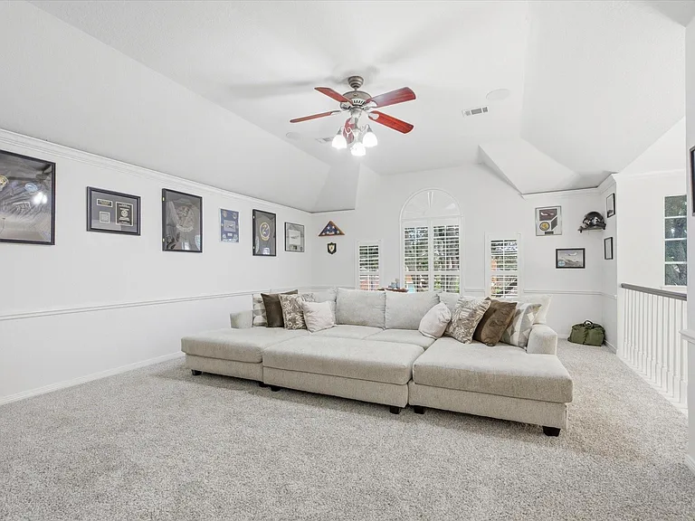 4704 Broadmoor Dr — Photo 16