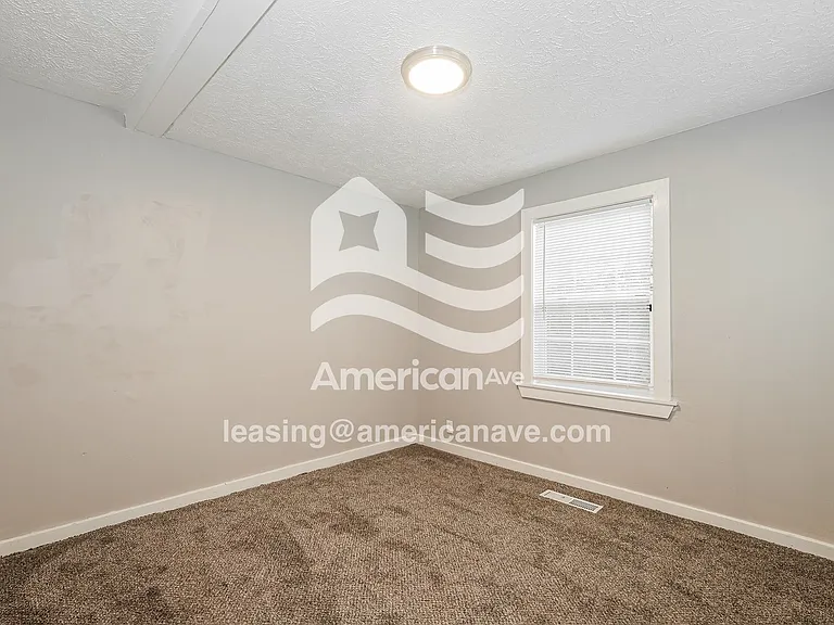 1854422_013_bedroom_13.jpg