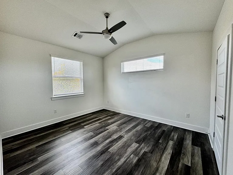 6410 Porter St #B — Photo 20