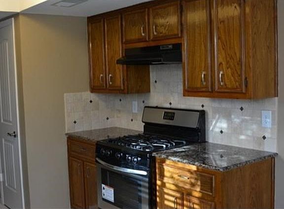 3rd image of 7003 Winedale Dr #B