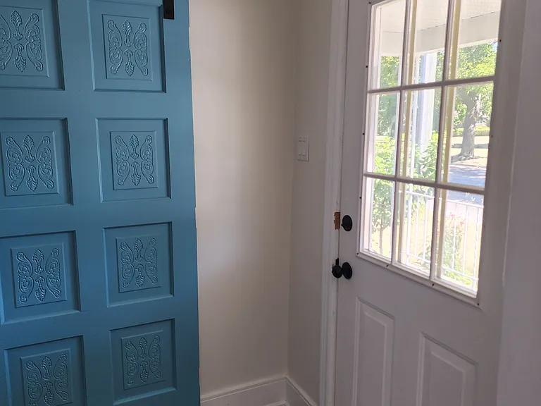206 Caradoc St S — Photo 10