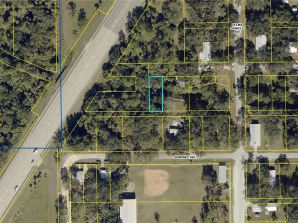 949 Caloosahatchee Ave, Labelle, FL 33935