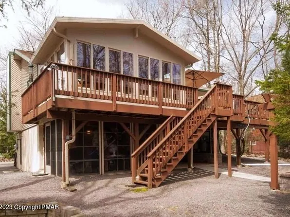 1158 Thunder Dr, Pocono Summit, PA 18346