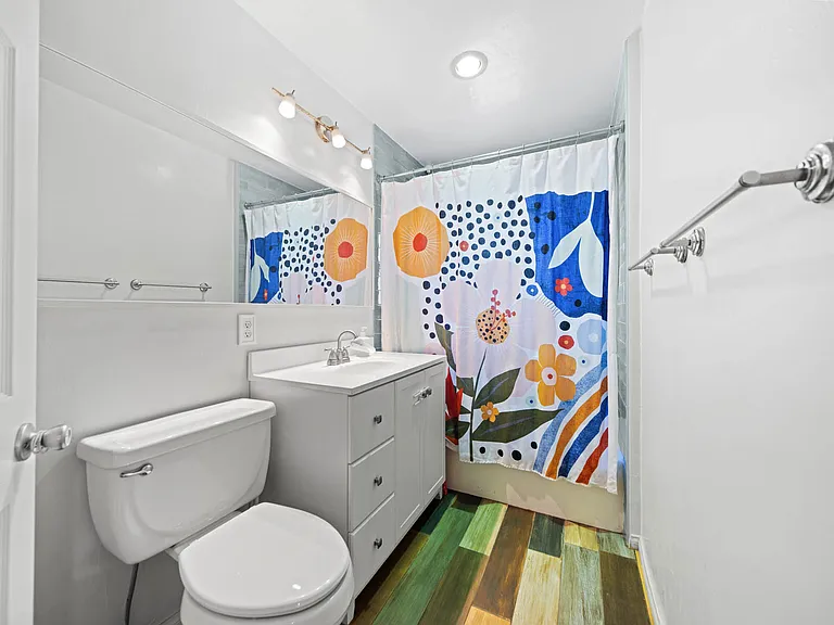 70 Leanna St — Photo 25