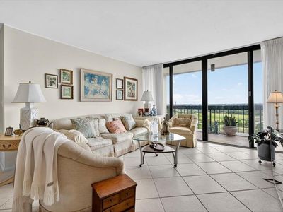 2425 Presidential Way #1502, West Palm Beach, FL, 33401