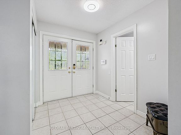 4th image of 244 Doon South Dr