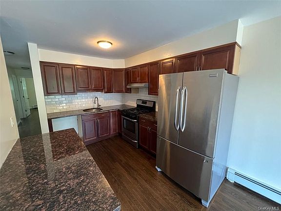 2nd image of 100 Gordon St #1