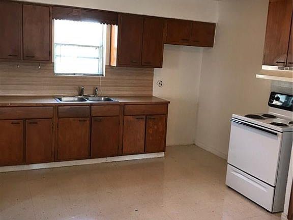 4th image of 1158 Arnold Dr