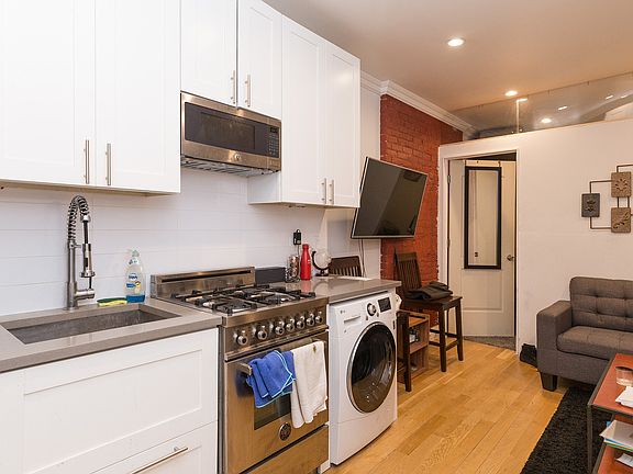 2nd image of 228 E 27th St APT 2B