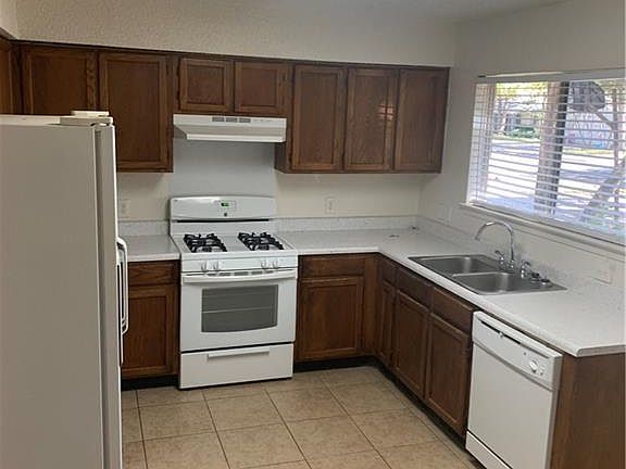 3rd image of 9712 Anderson Village Dr