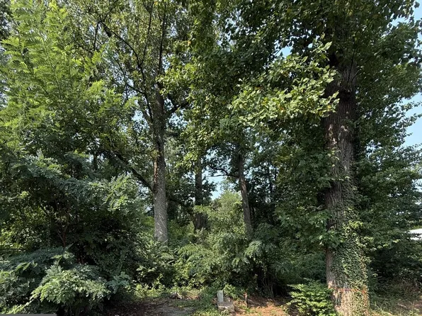 9300 Old Georgetown Rd, Bethesda, MD 20814