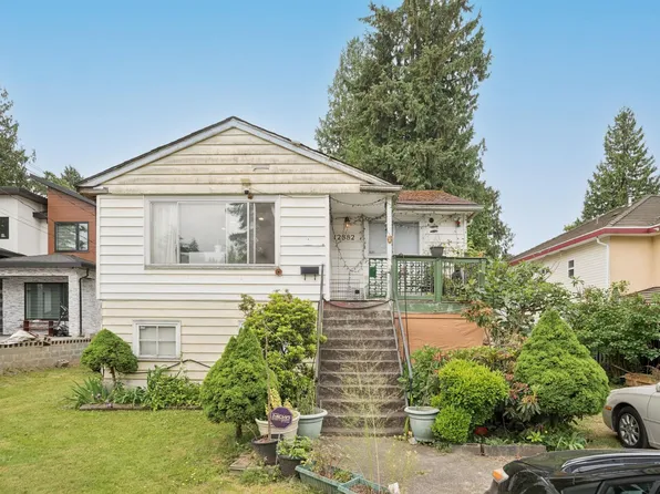 12882 100th Ave, Surrey, BC V3T 1G5