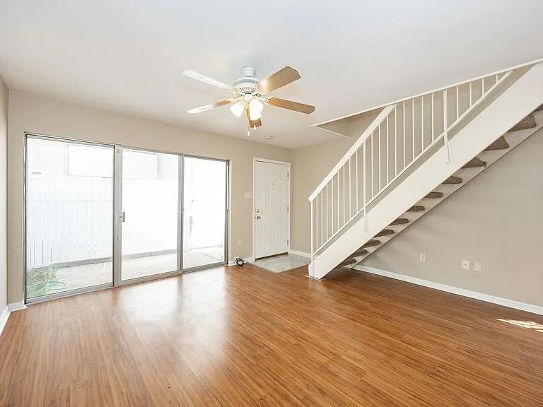 454 W Parker Blvd #A10 — Photo 3