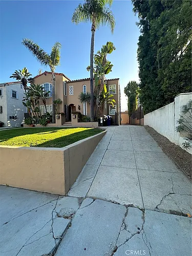 1046 S Hudson Ave Photo 1
