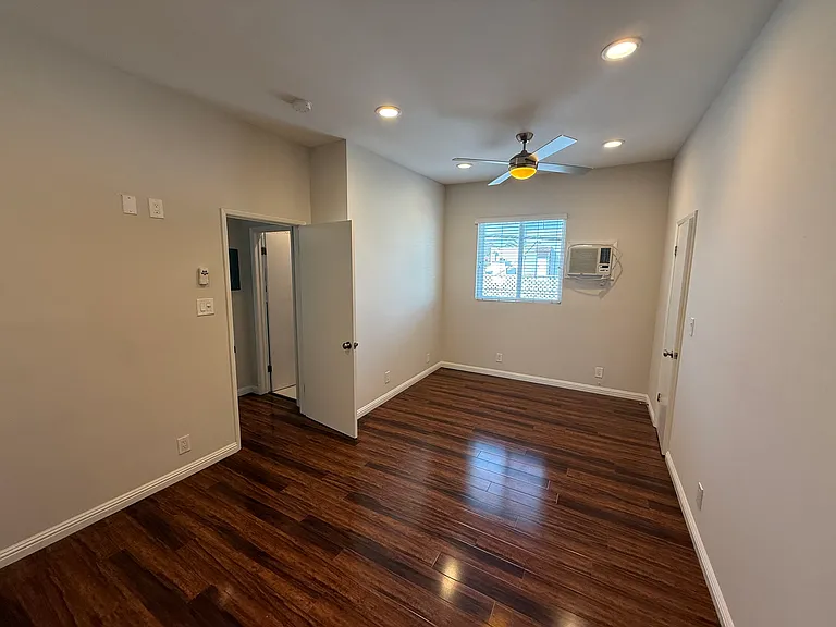 418 S Rexford Dr — Photo 7
