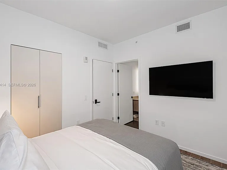 398 NE 5th St #3711 — Photo 21