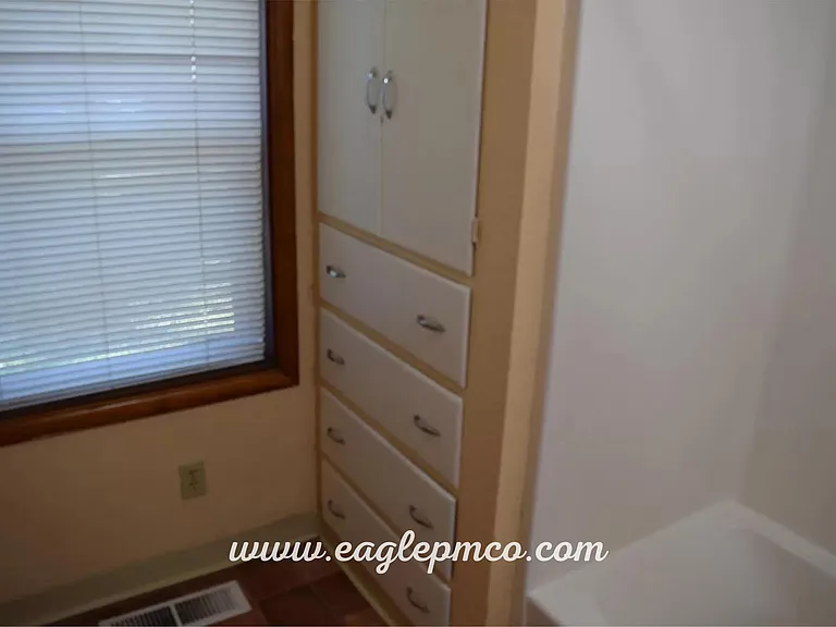 5710 SE Woodstock Blvd — Photo 19