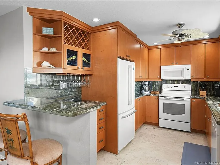 2375 NE Ocean Blvd #E402 — Photo 8
