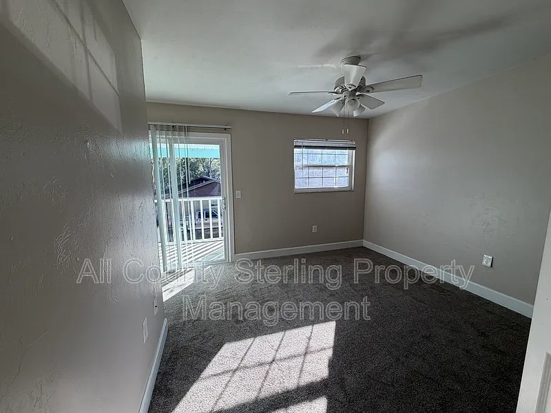 Tower Oaks Manor — Photo 2