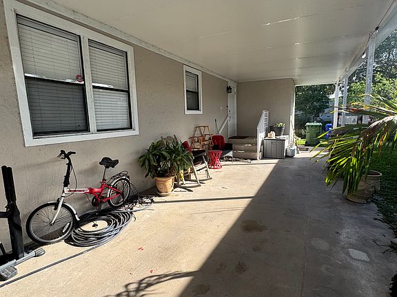 3rd image of 691 NW 217th Way